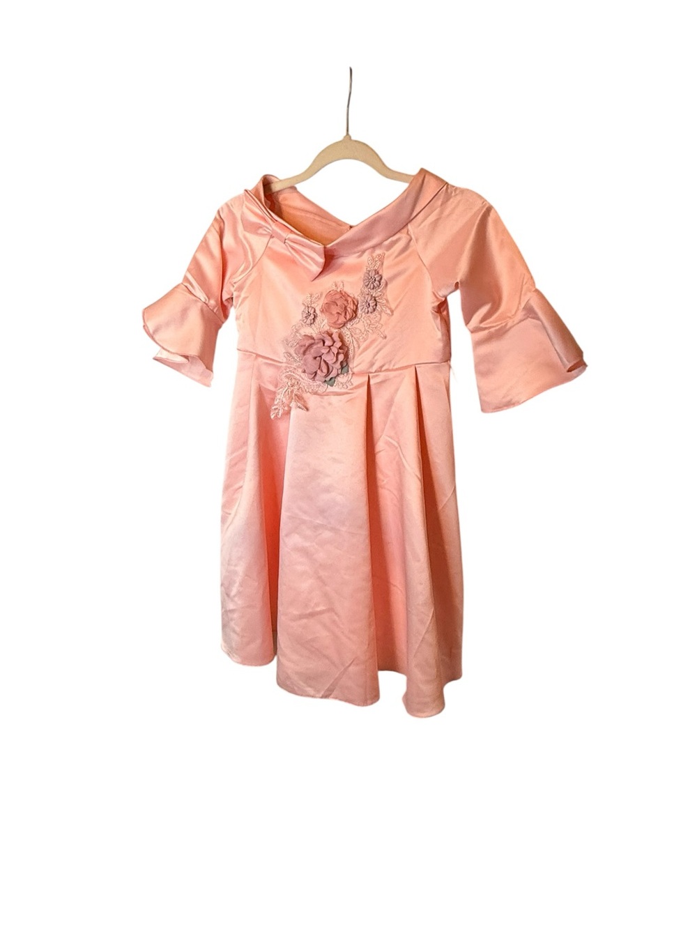 Tongtong Mi Peach Pink Floral Applique Satin Dress